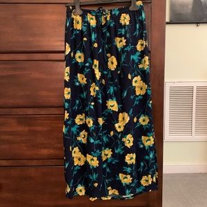 *SAG HARBOR* Long Dark Blue Floral Skirt